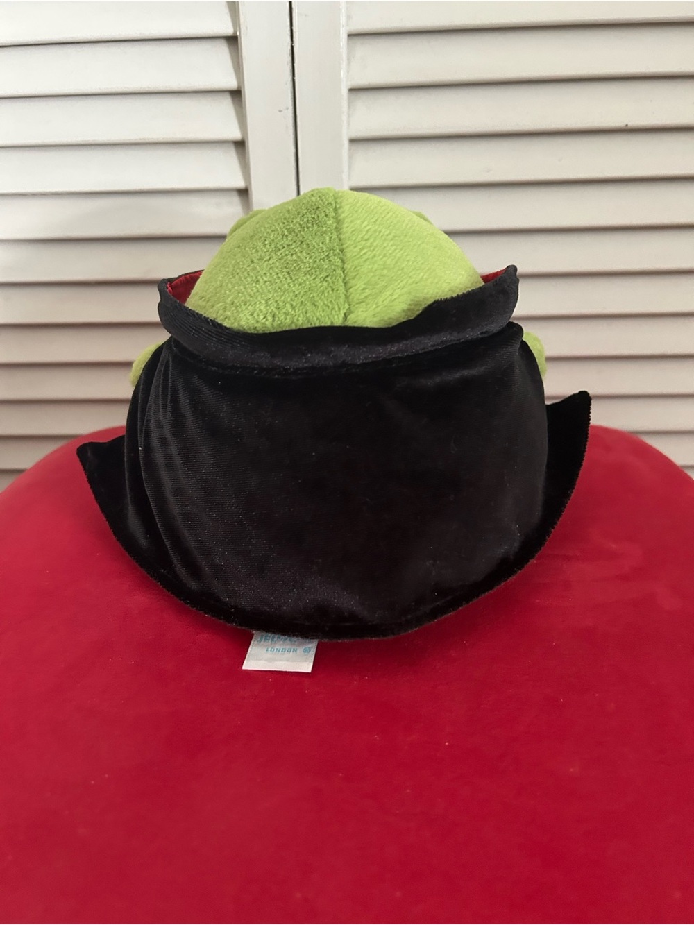 Jellycat Vampire Ricky Rain Frog - Picture 4 of 6